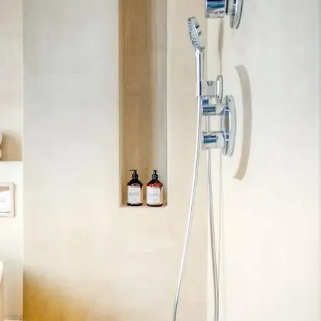 Light-filled Haven In Appartamento *